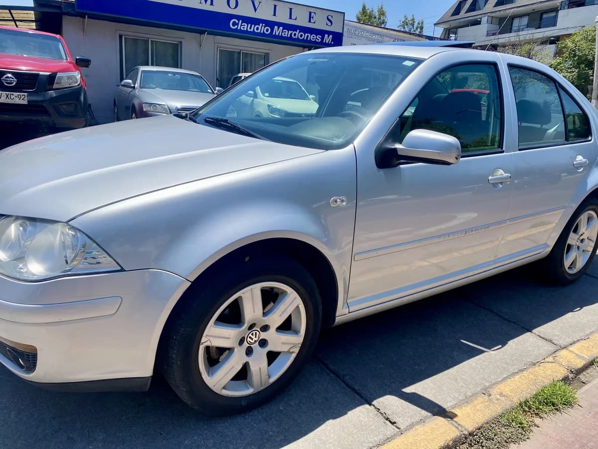 2012 VOLKSWAGEN BORA TRENDLINE SKY 2.0 - Imagen 4