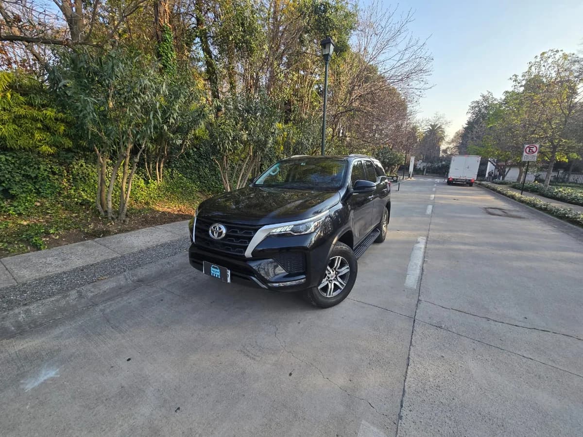 2022 TOYOTA FORTUNER 2.7 - Imagen 3