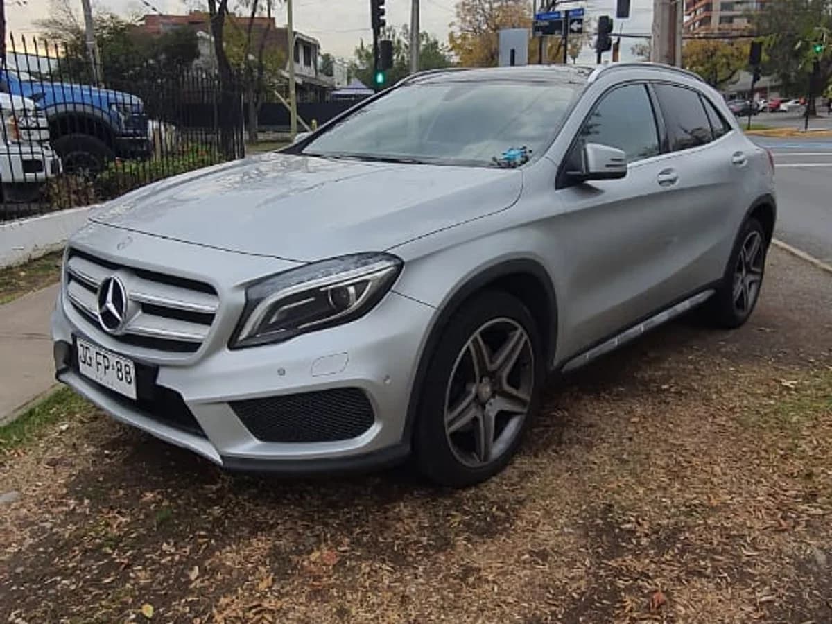 2017 MERCEDES BENZ GLA 250 - Imagen 2