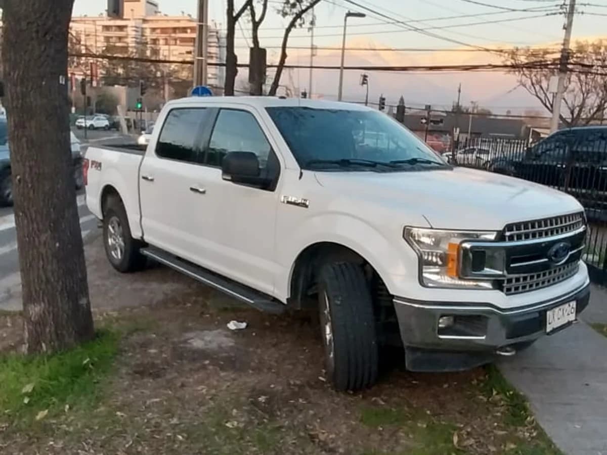 2020 FORD F150 XLT 4X4 5.0 AUT - Imagen 2