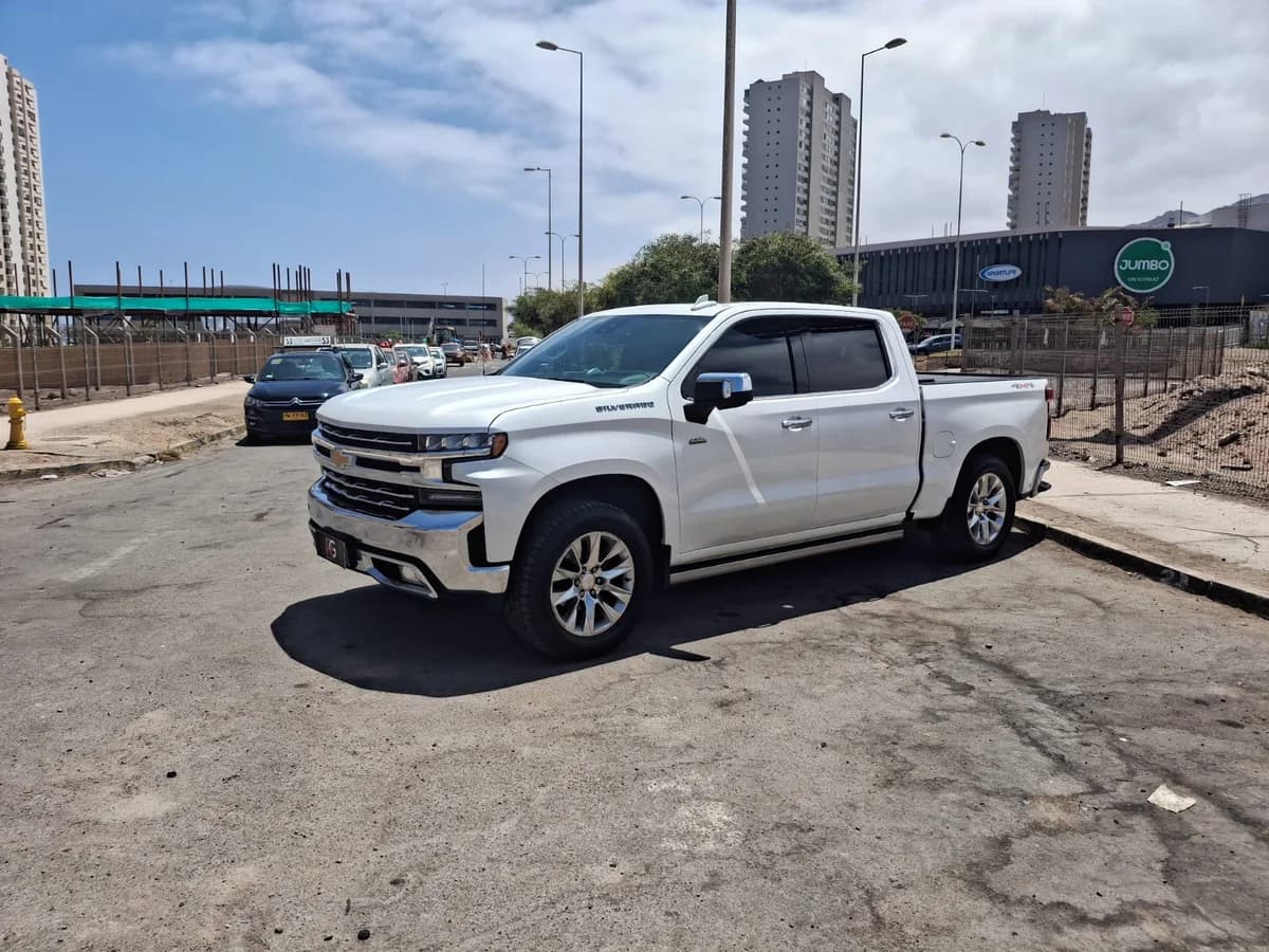 2019 CHEVROLET SILVERADO CC DCAB 4X4 5.3 AUT - Imagen 1
