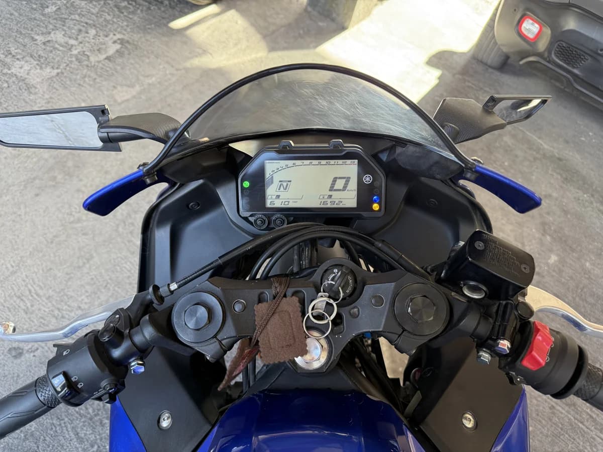 2023 YAMAHA YZF R3A - Imagen 3