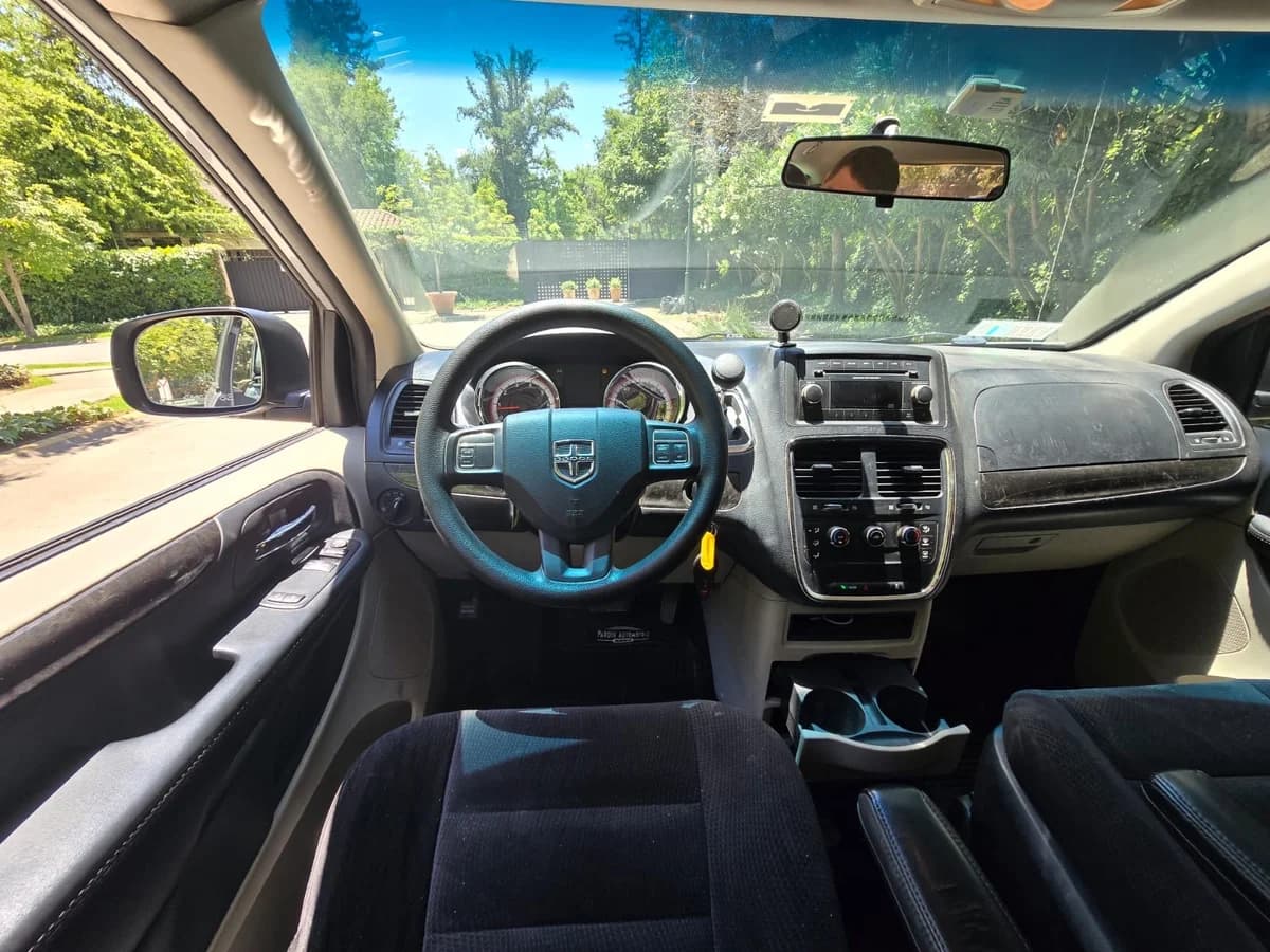 2015 DODGE GRAND CARAVAN 3.6 AUT - Imagen 4