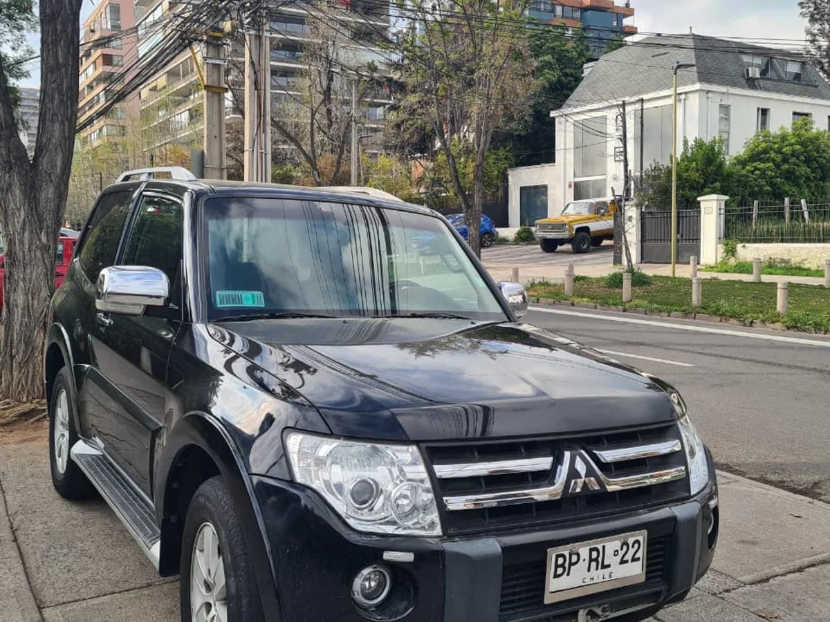 2010 MITSUBISHI MONTERO 3.8 - Imagen 2