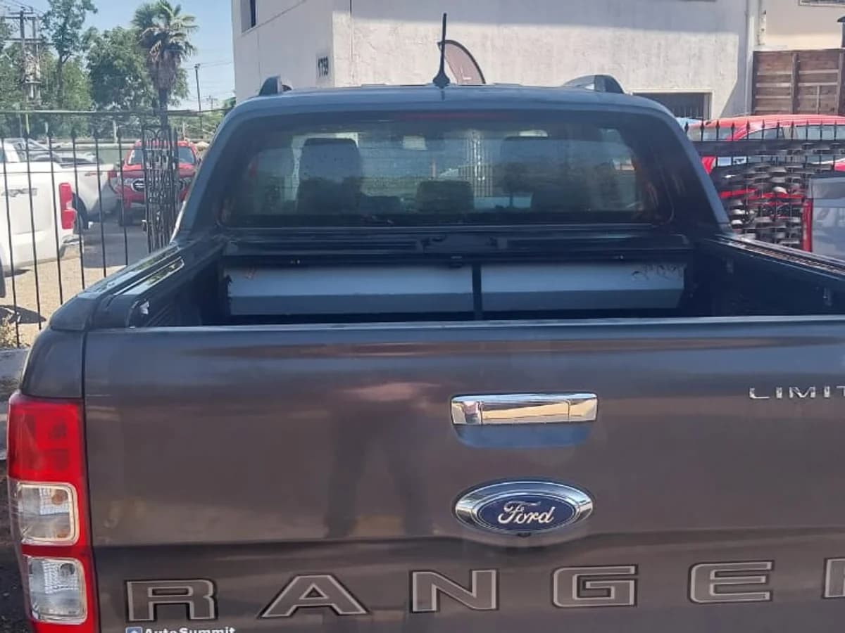 2023 FORD RANGER LTD 4X4 3.2 automatica LIMITED TOP LINEA DIESEL - Imagen 4