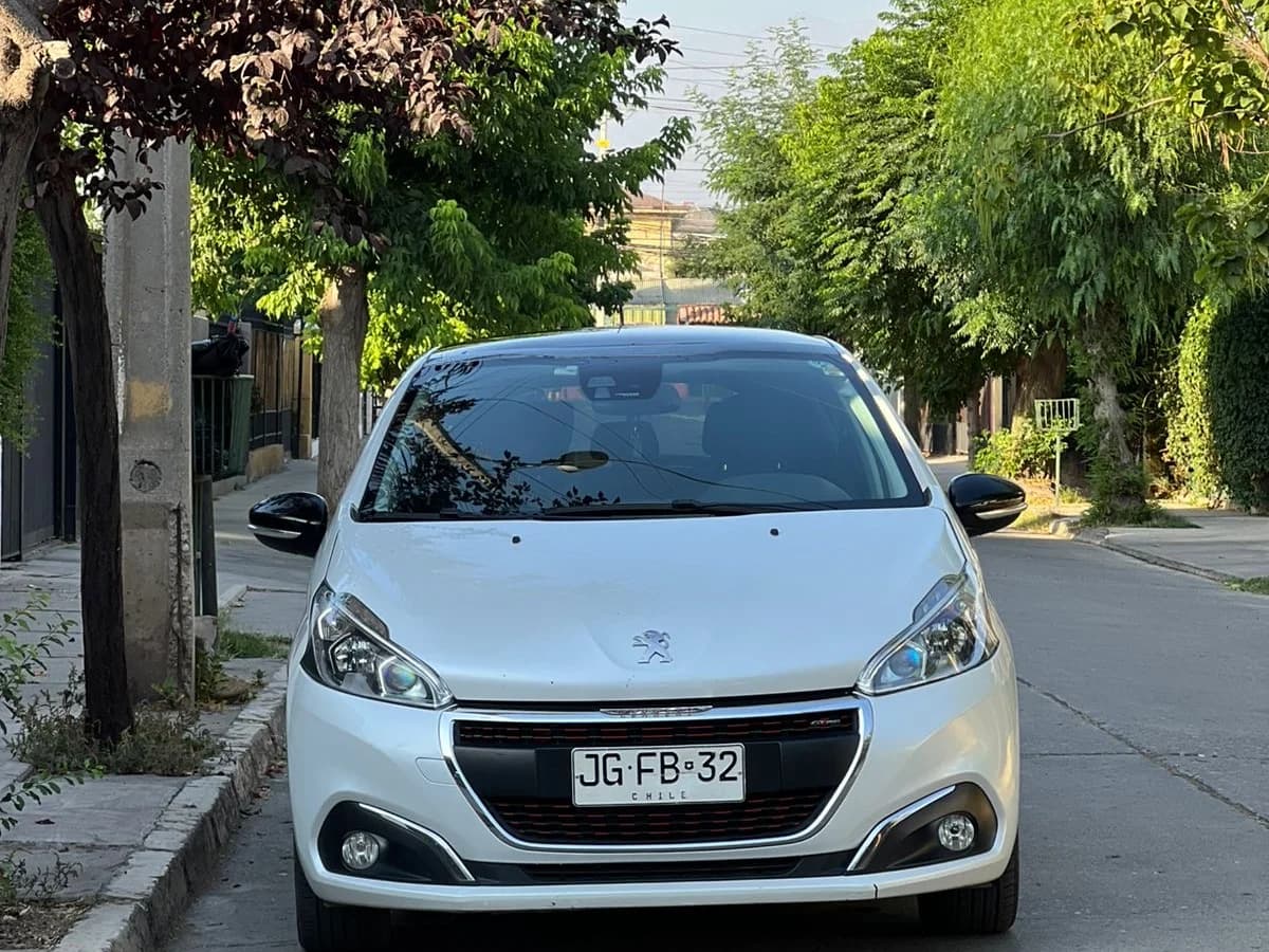 2017 PEUGEOT 208 GT LINE 1.2 AUT - Imagen 5