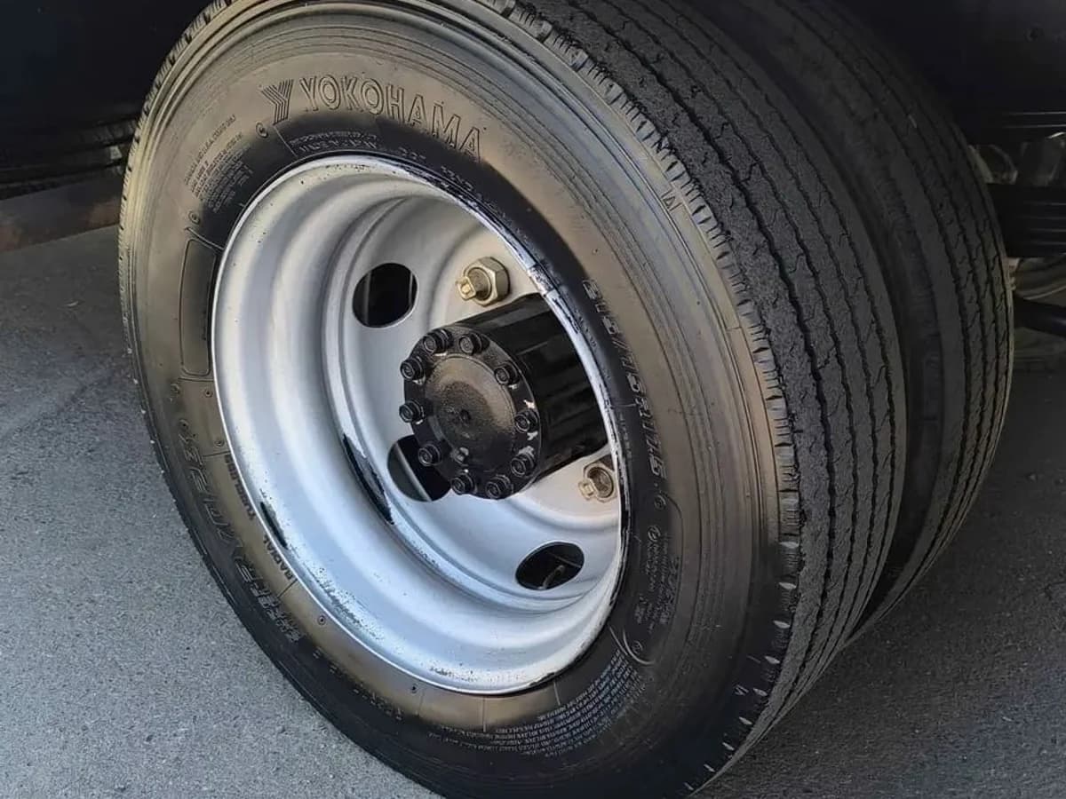 2022 HINO 300 - Imagen 2