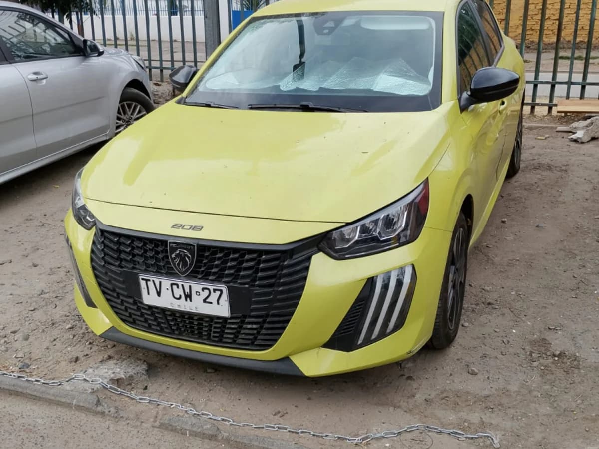 2025 PEUGEOT 208 - Imagen 1