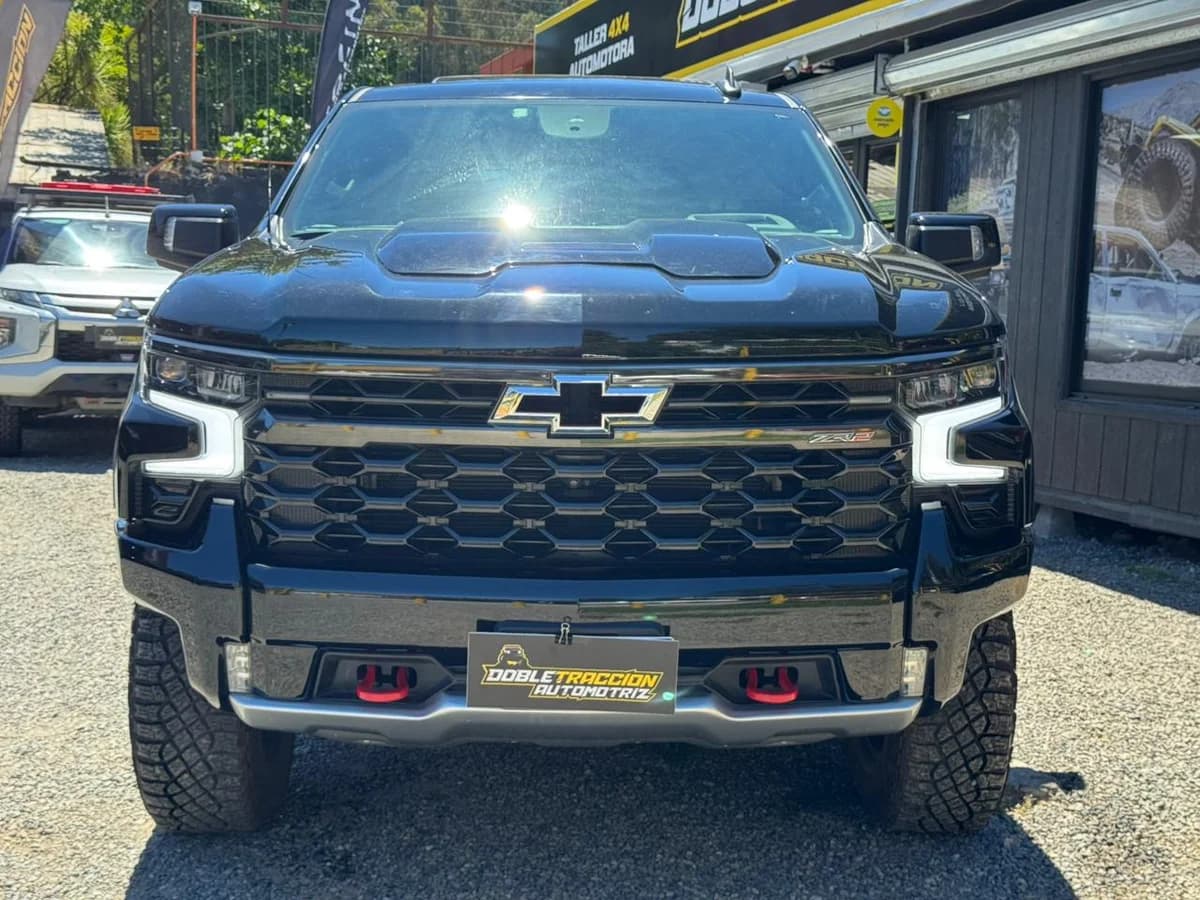 CHEVROLET SILVERADO ZR2 2023 - Imagen 2