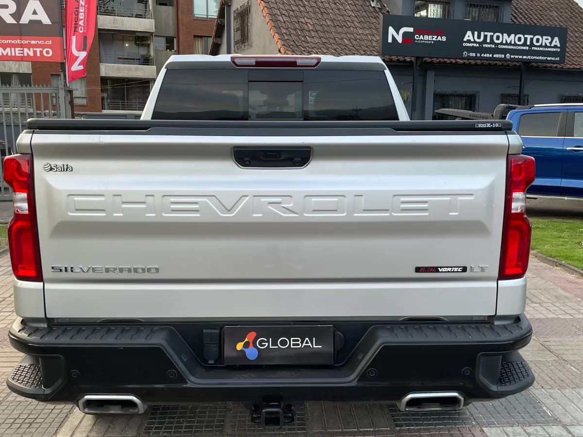 Chevrolet Silverado 2023 - Imagen 2