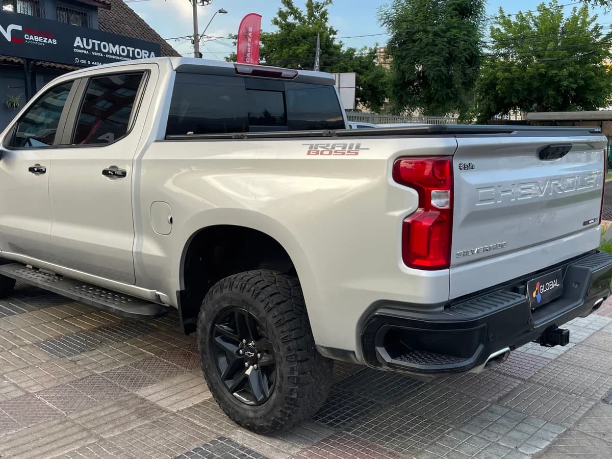 Chevrolet Silverado 2023 - Imagen 5