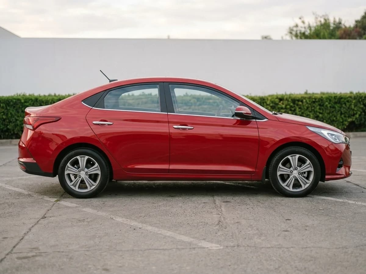 HYUNDAI Accent 2021 - Imagen 2