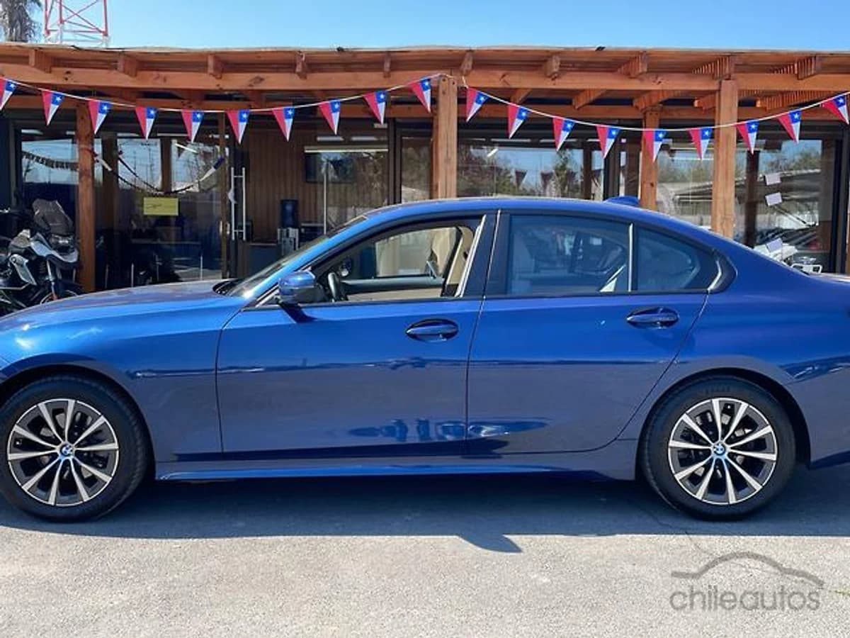 2022 BMW 320I 2.0 AT - Imagen 2