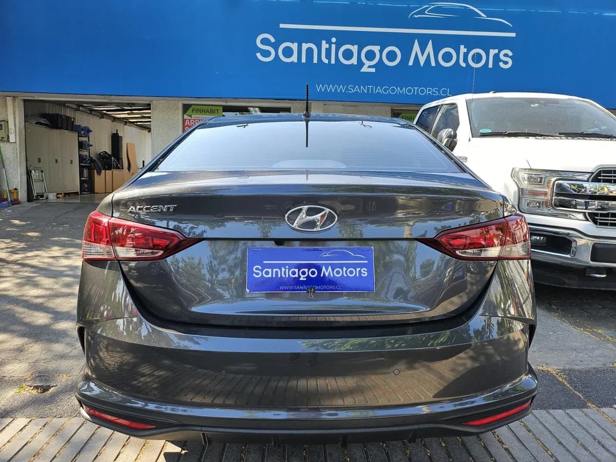 2023 HYUNDAI ACCENT PLUS 1.4 MT - Imagen 5