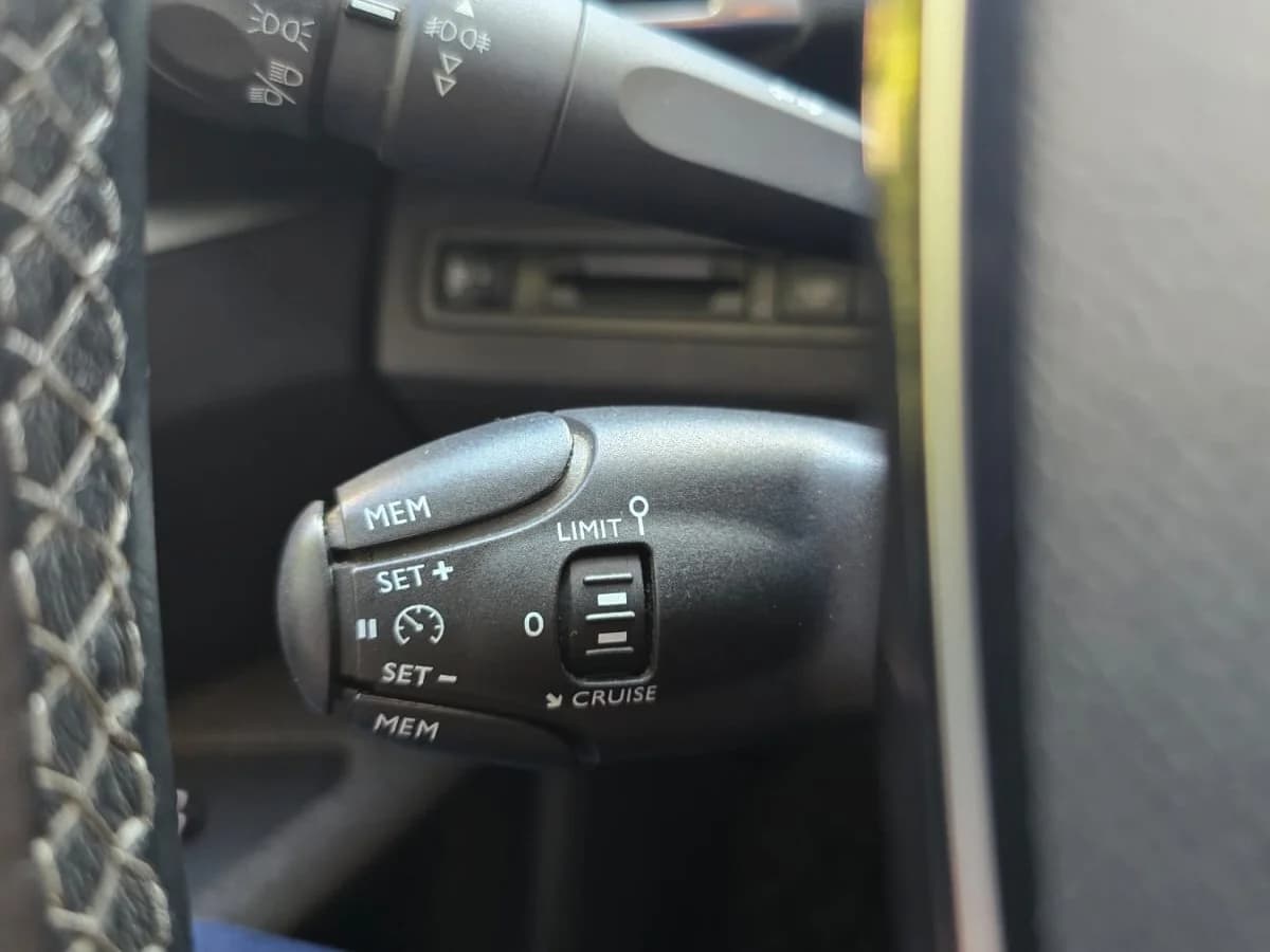PEUGEOT 3008 MT 1.5 DIESEL - Imagen 4