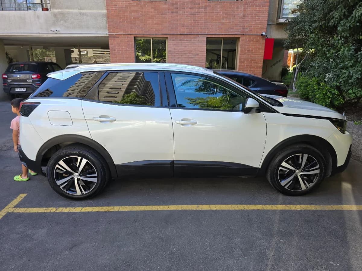 PEUGEOT 3008 MT 1.5 DIESEL - Imagen 13