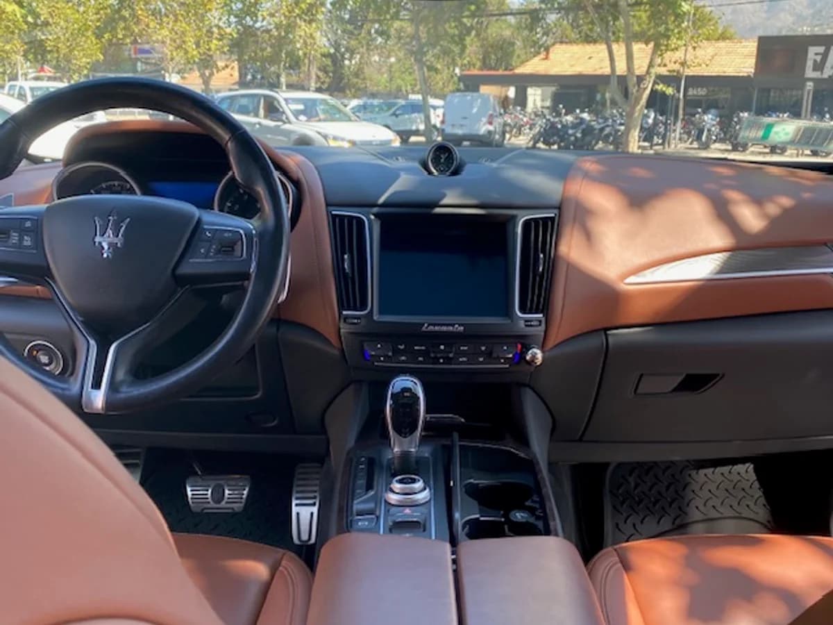 MASERATI LEVANTE SQ4 Bi turbo 430 HP. 2019 - Imagen 18