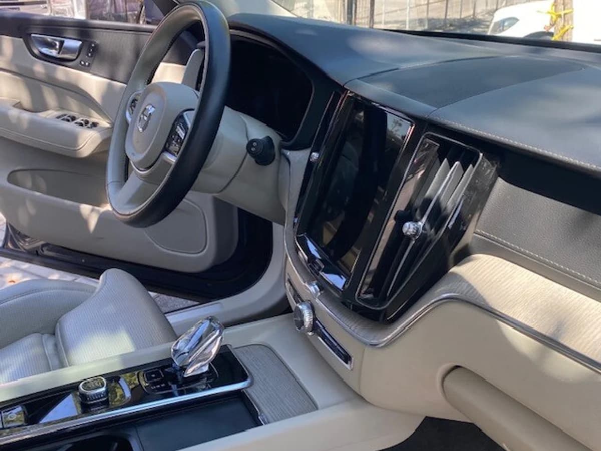 VOLVO XC60 T8 R Awd Recharge 2023 - Imagen 13