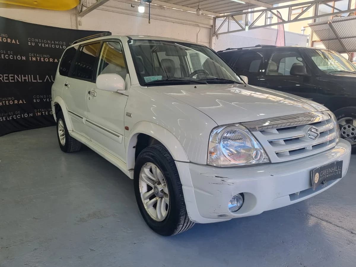 SUZUKI GRAND NOMADE XL7 4X4 AT