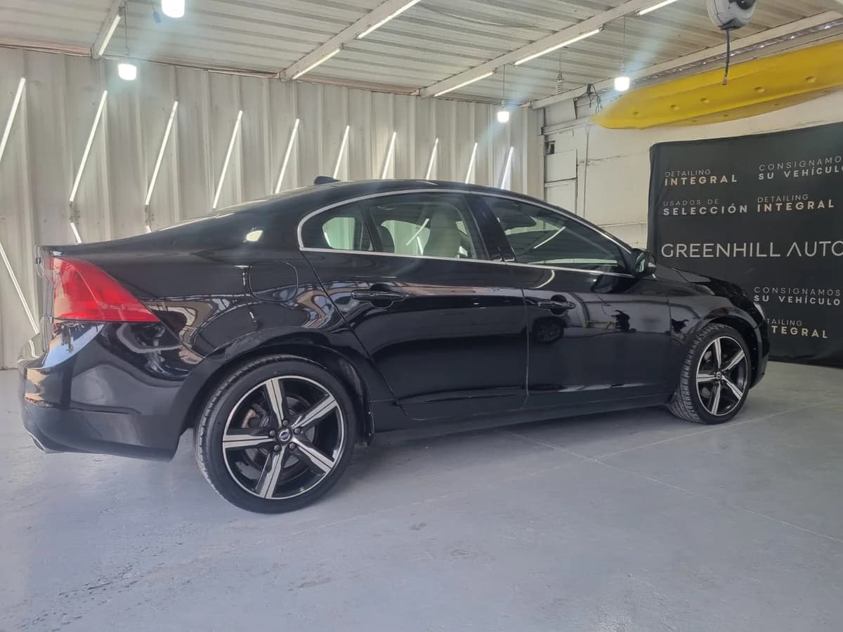 VOLVO S60 COMFORT 2.0 DIESEL 4X4 AT - Imagen 9