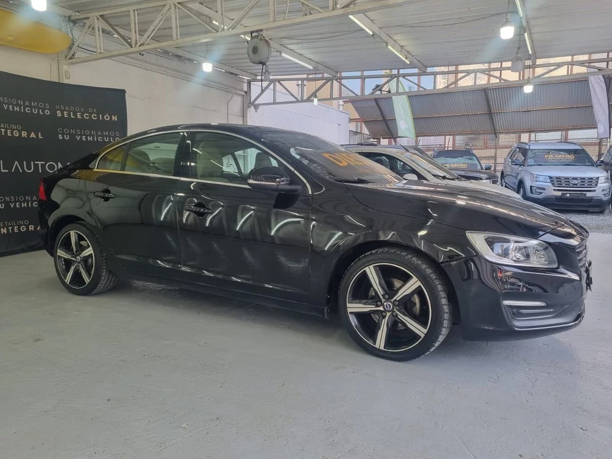 VOLVO S60 COMFORT 2.0 DIESEL 4X4 AT - Imagen 10