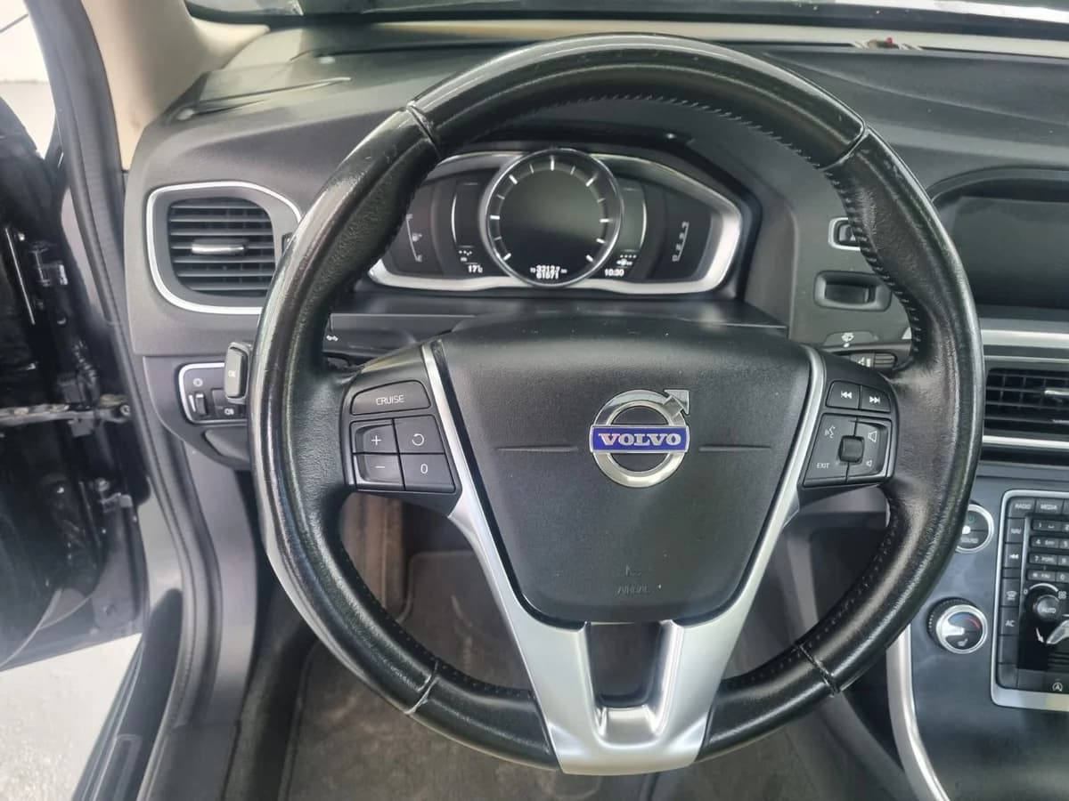 VOLVO S60 COMFORT 2.0 DIESEL 4X4 AT - Imagen 13