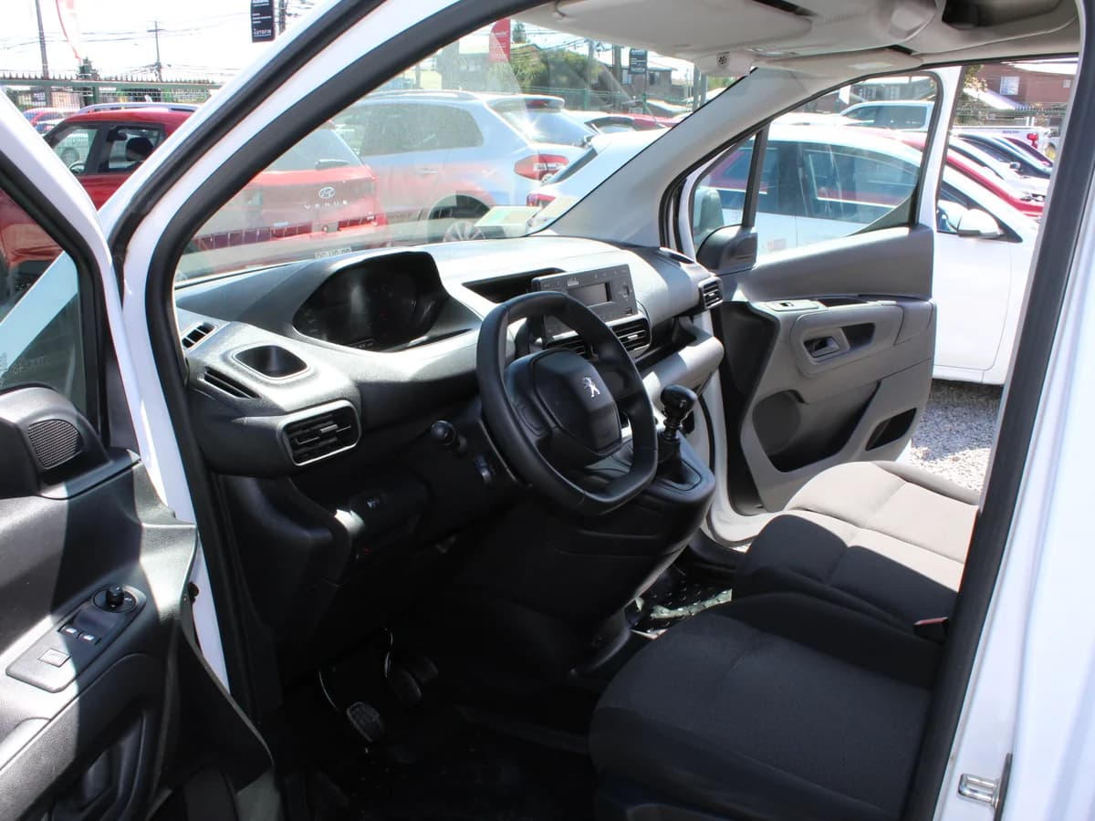 PEUGEOT PARTNER BLUE HDI 2023 - Imagen 6