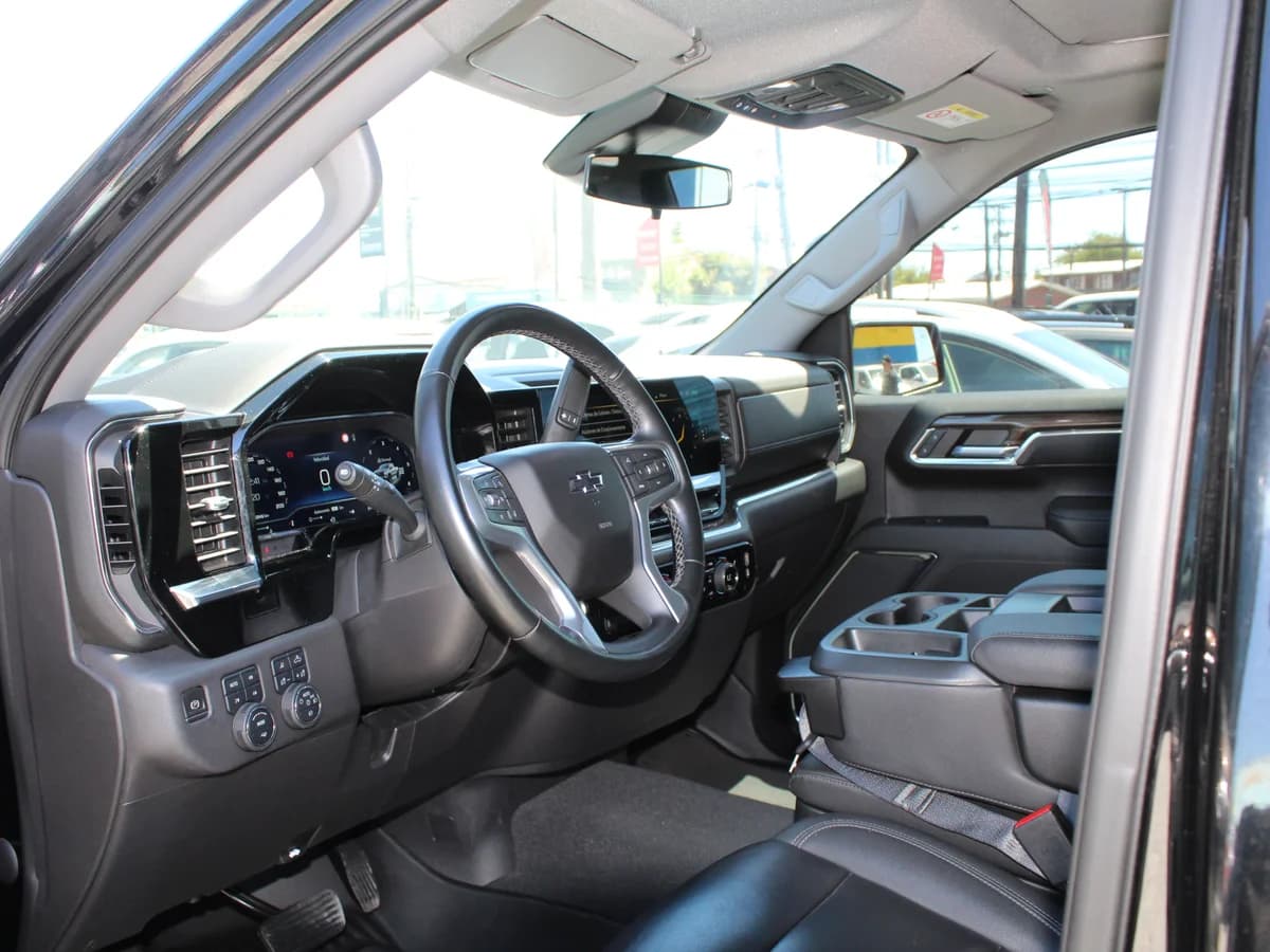 CHEVROLET SILVERADO TRAIL BOSS Z71 2024 - Imagen 10