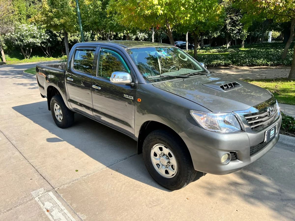 TOYOTA HILUX 2.5L DIESEL SR DC 4X2 (PERDIDA ASIMILADA) - Imagen 5