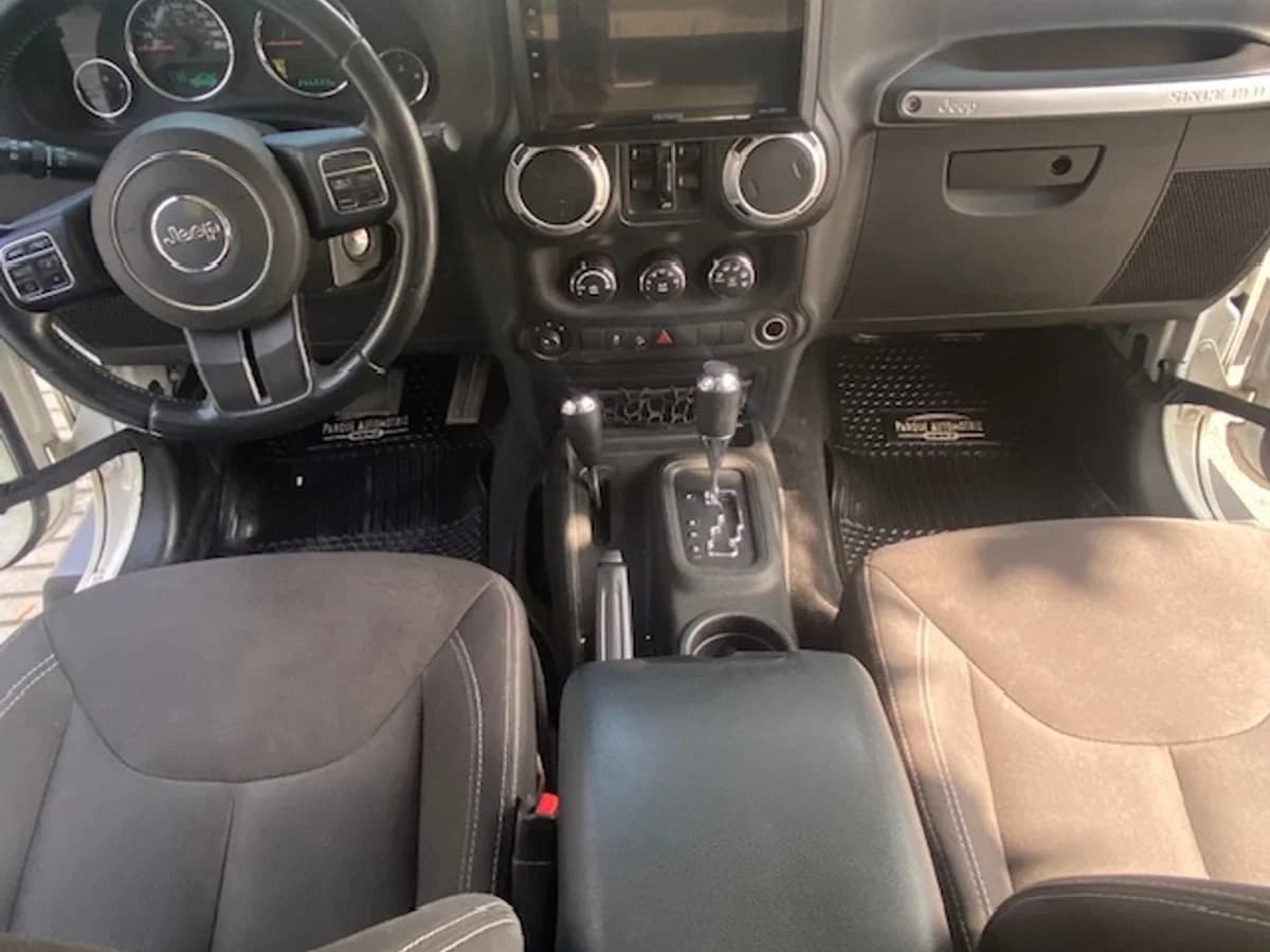 JEEP WRANGLER UNLTD Sahara 4x4 2.8 2015 - Imagen 9