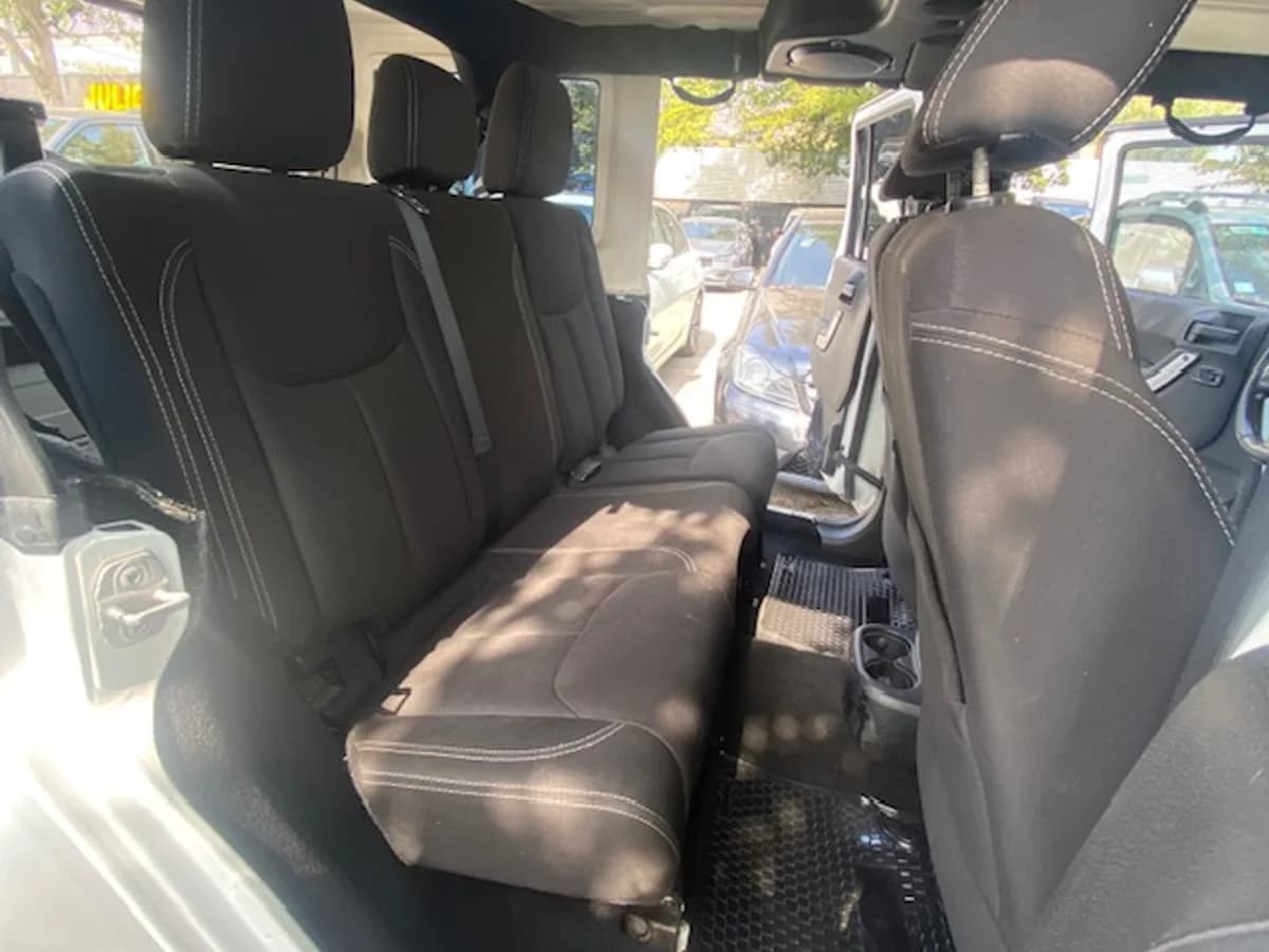 JEEP WRANGLER UNLTD Sahara 4x4 2.8 2015 - Imagen 11