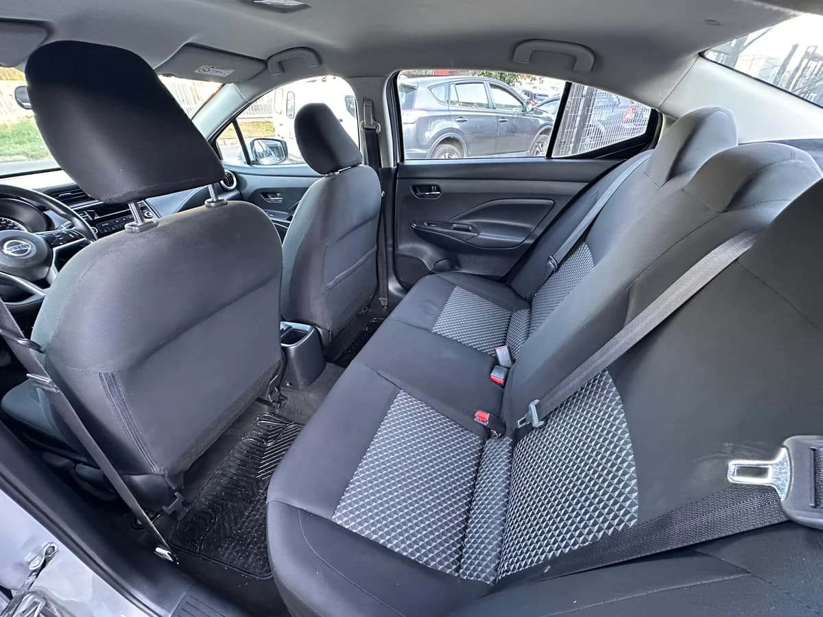 Nissan versa 1.6 MT 2022 - Imagen 9