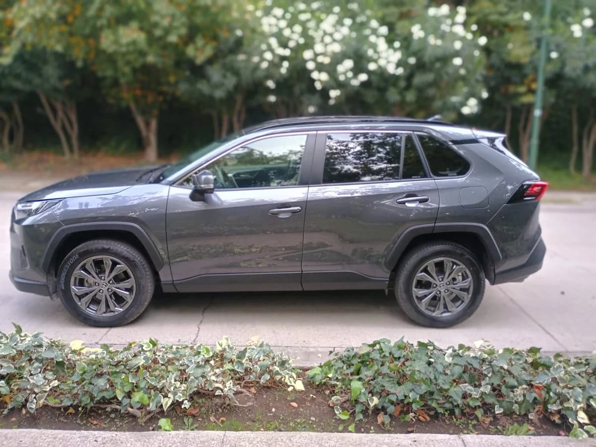 Toyota RAV4 2.5 Hybrid 4x2 CVT ( perdida por robo ) - Imagen 9