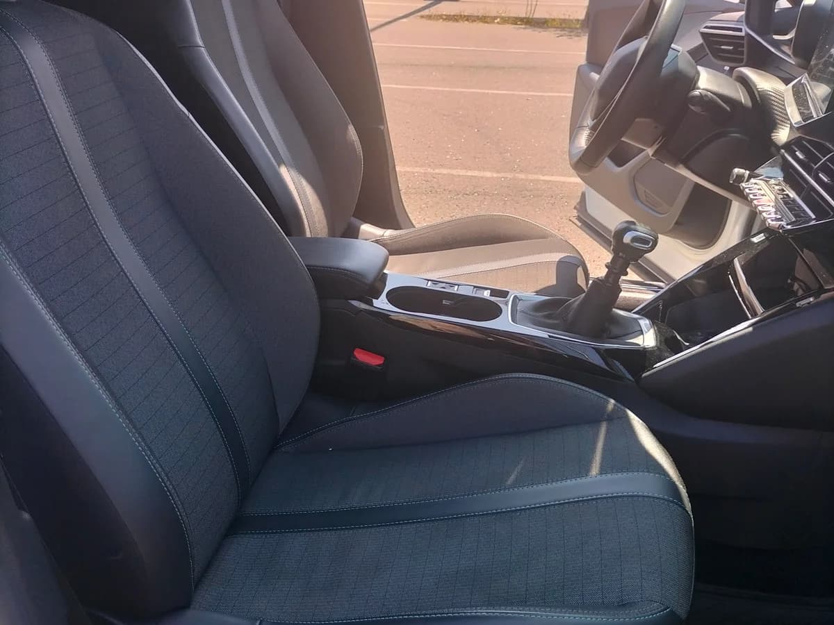 PEUGEOT 2008 PURETECH 130 1.2 Puretech 130 1.2 2023 - Imagen 3
