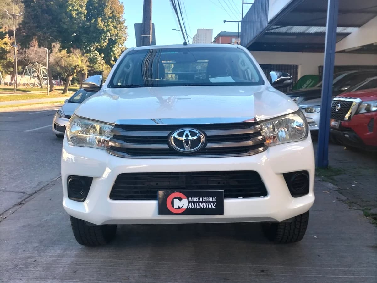Toyota Hilux 4x2 - Imagen 1
