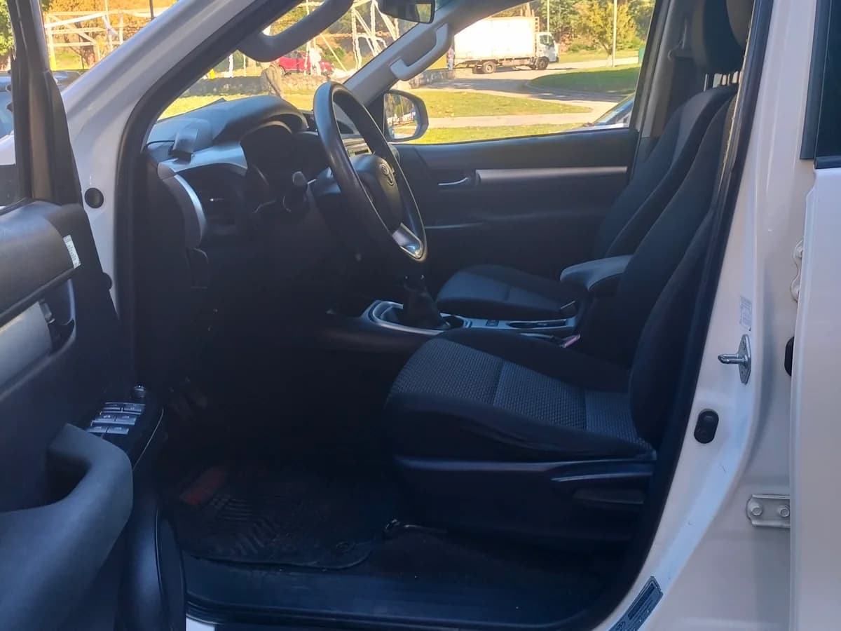 Toyota Hilux 4x2 - Imagen 7