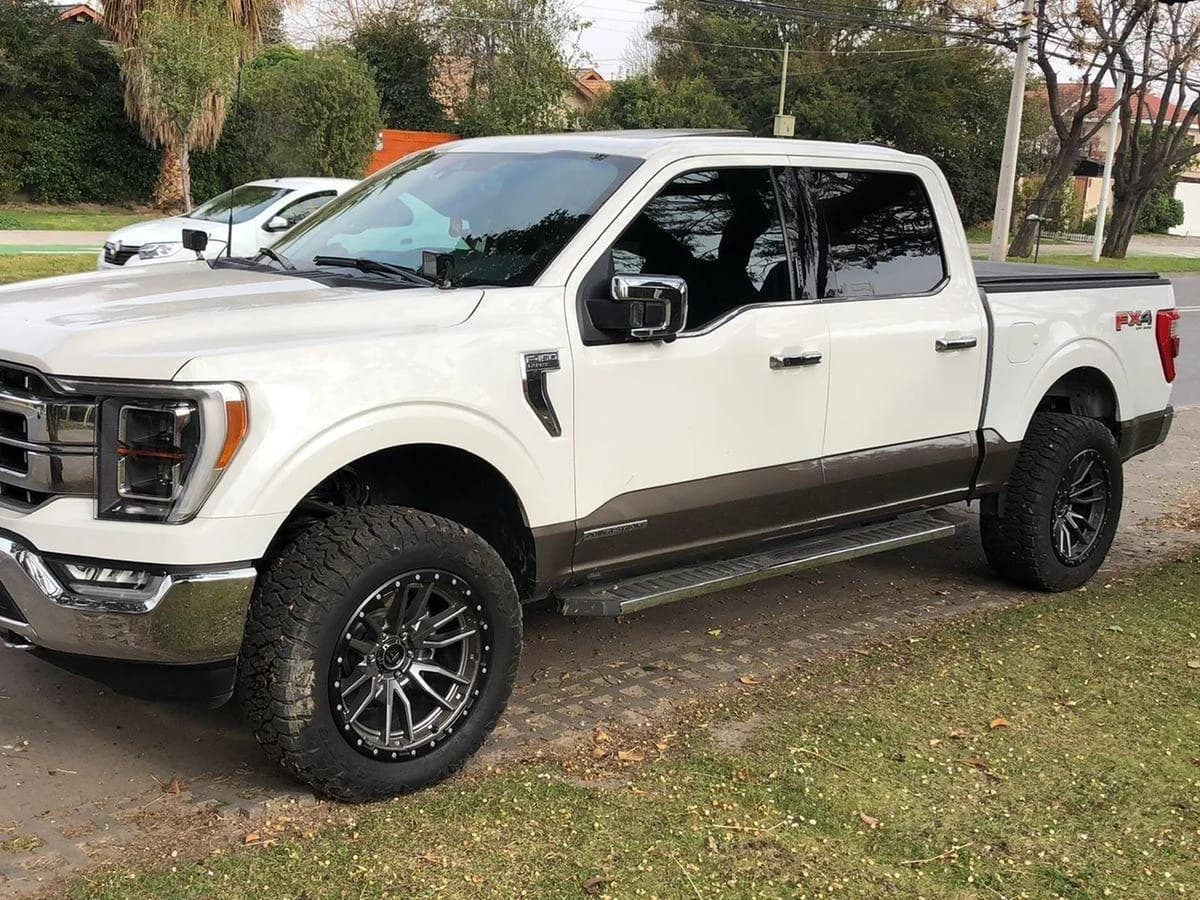 Ford F-150 Lariat 4X4 5.0 2022 - Imagen 1