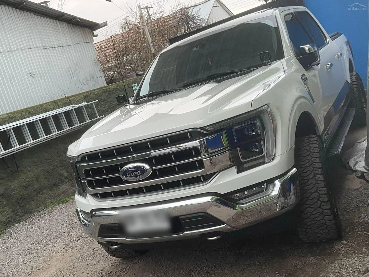 Ford F-150 Lariat 4X4 5.0 2022 - Imagen 3