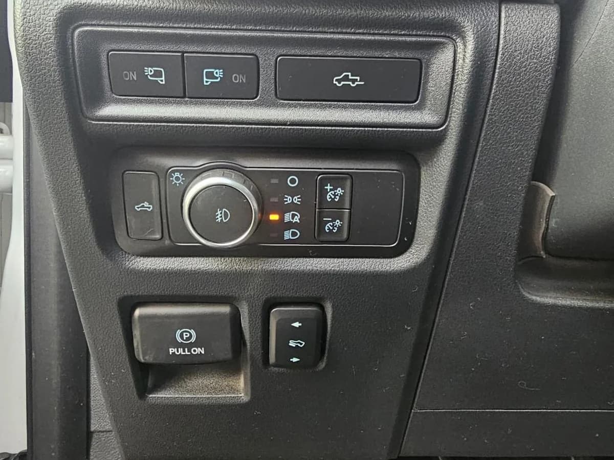 Ford F-150 Lariat 4X4 5.0 2022 - Imagen 9