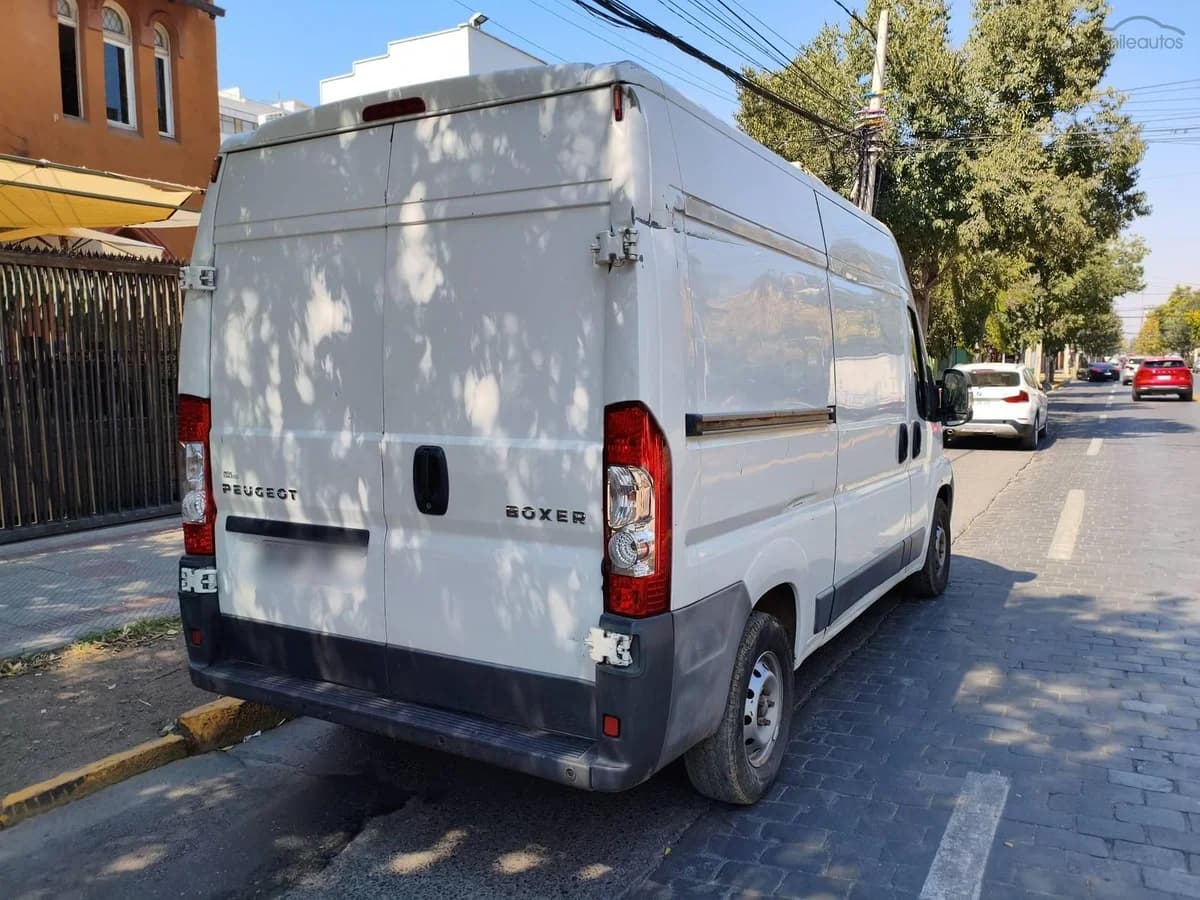 Peugeot Boxer 2.2 HDI 110 HP L2H2 AA - Imagen 2