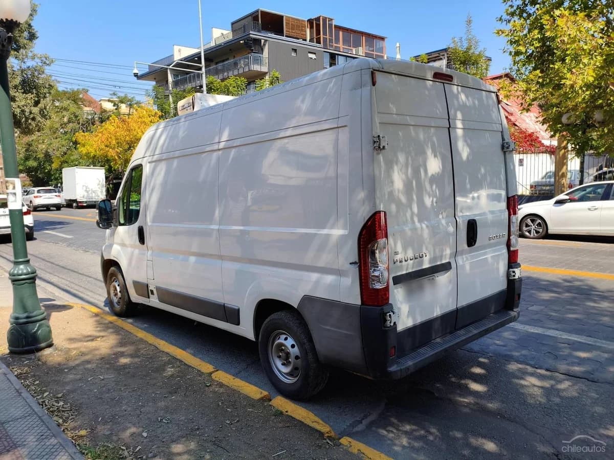 Peugeot Boxer 2.2 HDI 110 HP L2H2 AA - Imagen 4