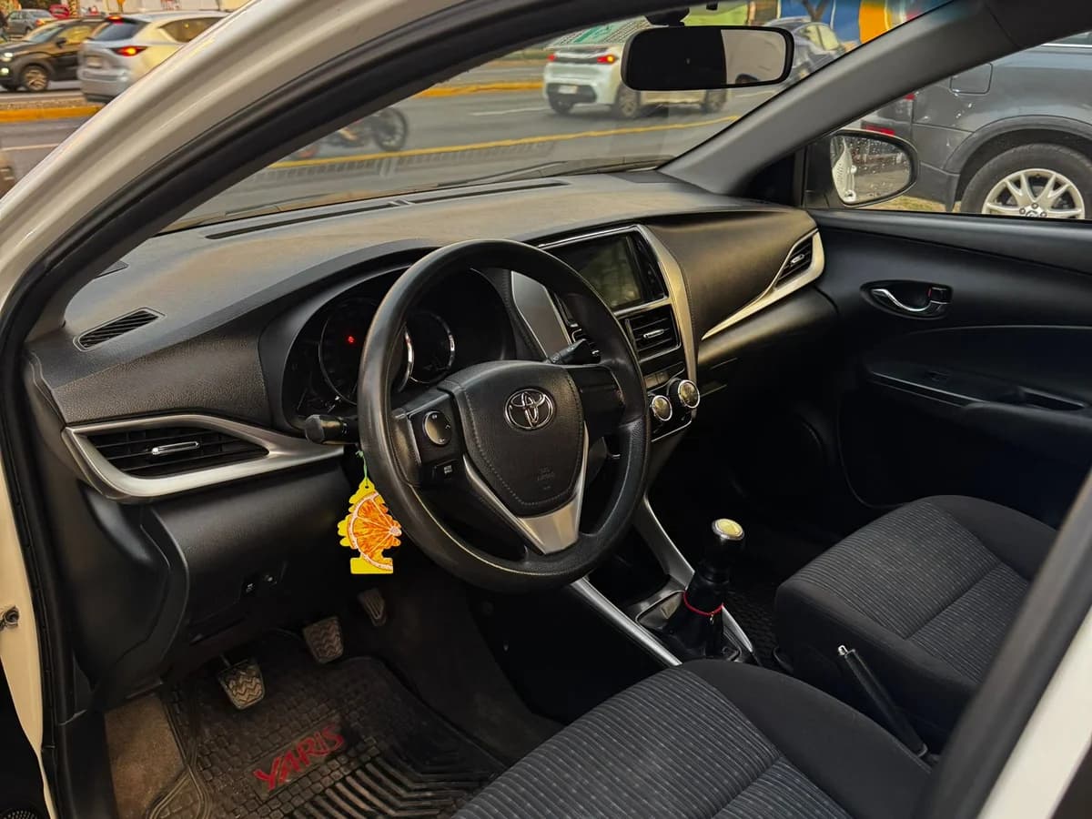 TOYOTA YARIS GLI 1.5 1.5 GLI 4X2 151ME1 MT 4P 2018 - Imagen 8