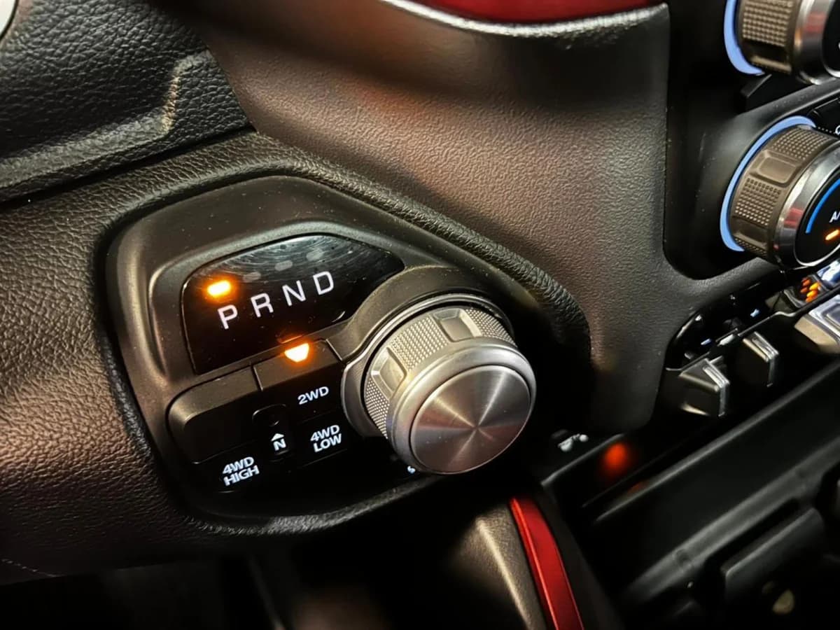 DODGE RAM 1500 REBEL 5.7 HEMI 2020 - Imagen 15