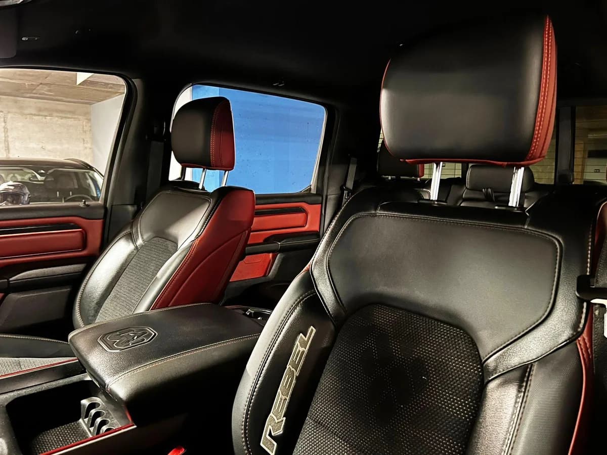 RAM 1500 REBEL 5.7 HEMI 2020 - Imagen 14