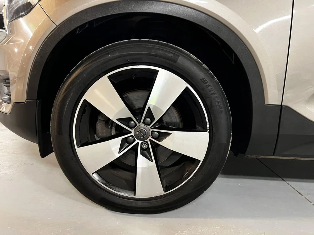 VOLVO XC40 MOMENTUM T4 FWD 2.0 2023 - Imagen 18