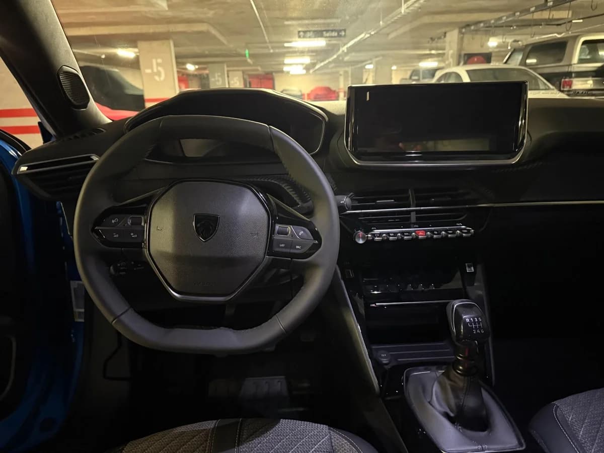PEUGEOT 2008 ALLURE PURETECH 130 2024 - Imagen 6