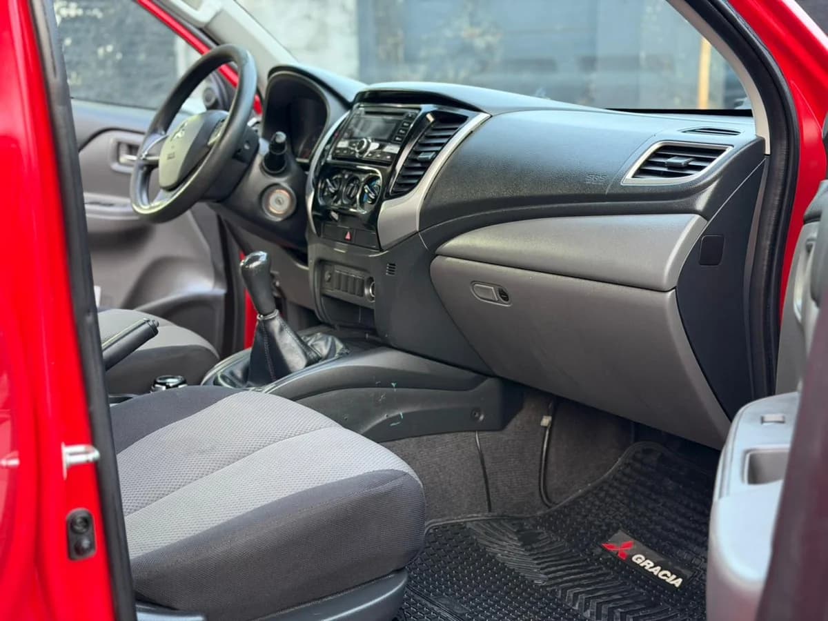 Mitsubishi L200 Katana CRT 2019 4x4 MT - Imagen 9
