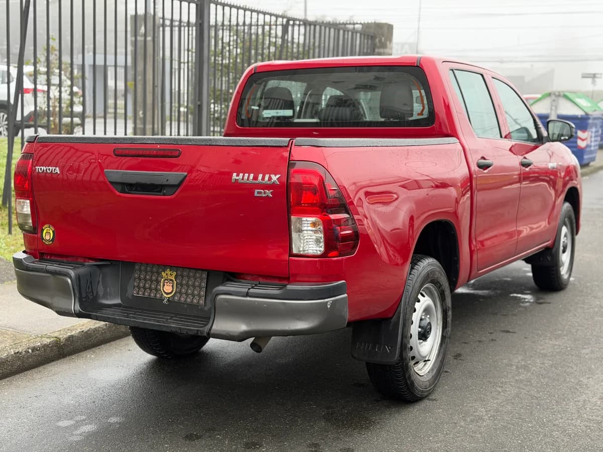Toyota Hilux DX 2.4TD 4x2 DCAB - Imagen 6
