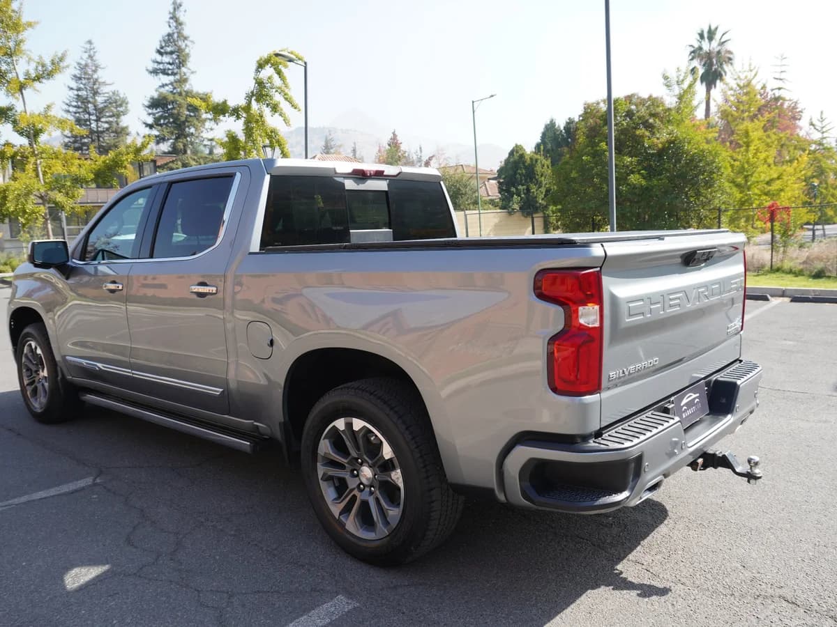 Chevrolet Silverado High Country 3.0 Año 2023 - Imagen 7