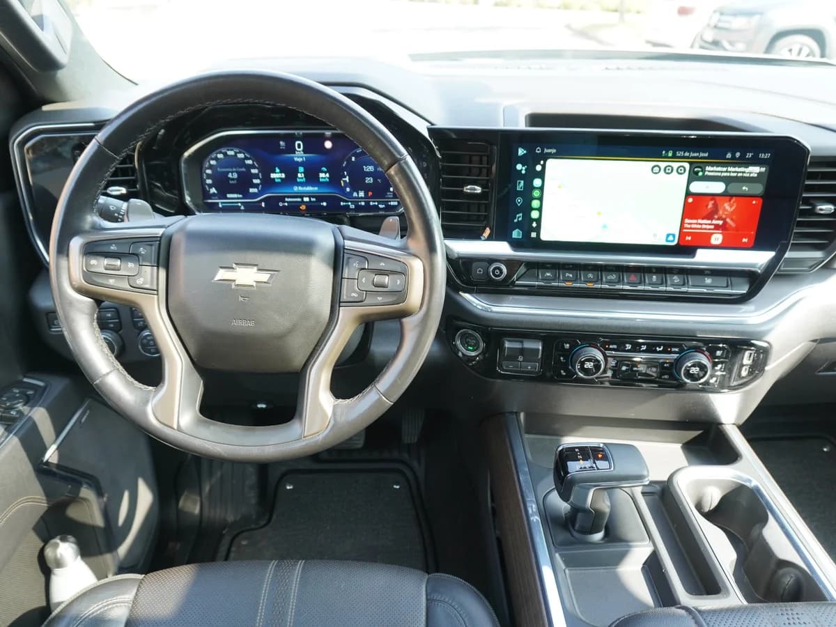 Chevrolet Silverado High Country 3.0 Año 2023 - Imagen 19
